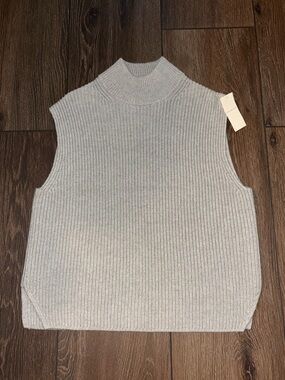 NWT abercrombie sleeveless sweater!